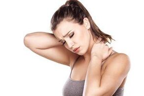 Dor no pescozo e os ombreiros - os primeiros signos de osteocondrose cervical