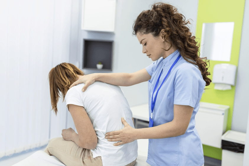 Para diagnosticar a dor nas costas na rexión lumbar, o seu médico realizará un exame físico. 